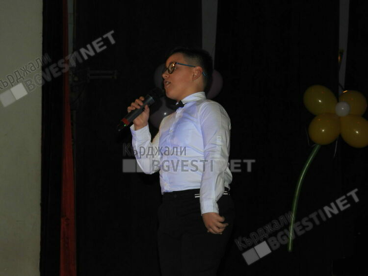  Цветята –таланти на Дома на културата в Кърджали разцъфнаха в пролетен концерт.