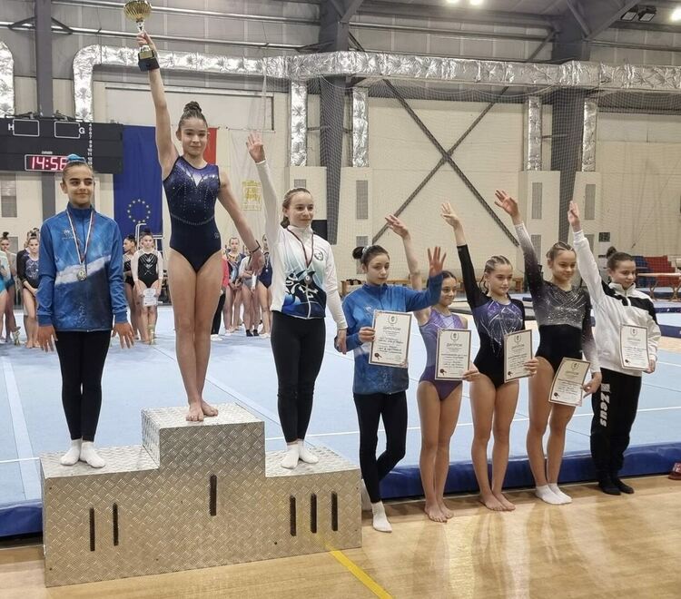 Състезателките на „Юнак“ втори на Държавното първенство по спортна гимнастика