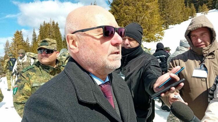 Военослужещи от България, Хърватия и Австрия направиха зрелищни демонстрации на връх Перелик