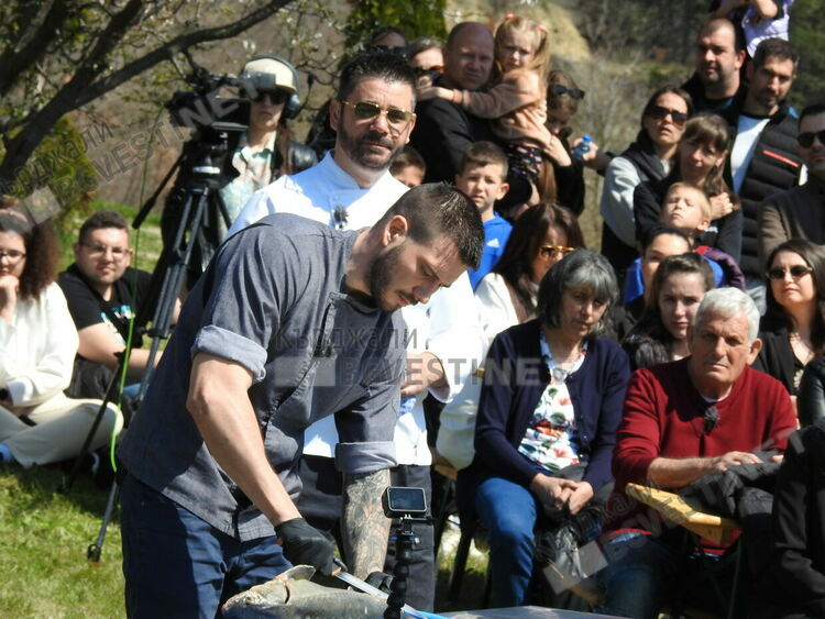 Телевизионното шоу  Hell's Kitchen гостува на комплекс „Боровица”. Приготвиха есетра, уловена в Арда