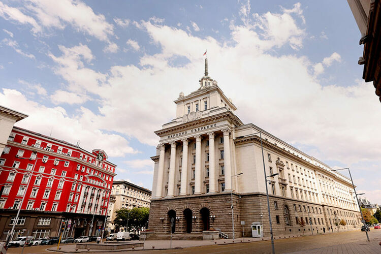 Народното събрание гласува на извънредно заседание утре да бъде обявен за неуспешен мандата с премиер Мария Габриел