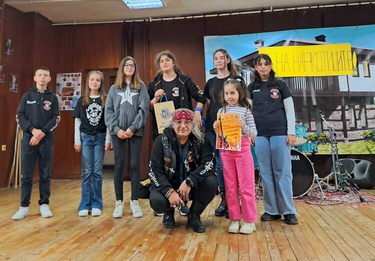 „Наутилус“ потопи велинградската публика в света на рока