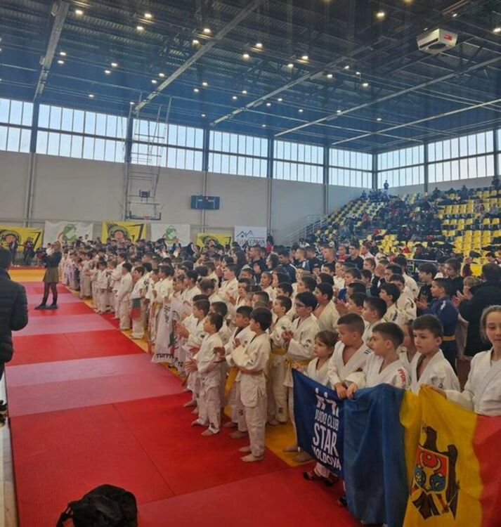 За седми път в зала „Борис Гюдеров“ в Перник се проведе турнирът по джудо за деца „Купа Перун“