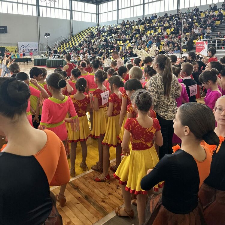 Повече от 1000 танцьори от България, Гърция и Северна Македония взеха участие във второто издание на Международния танцов фестивал „Кракра къп“