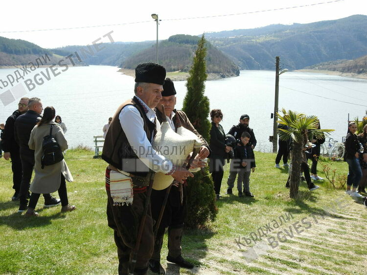 Телевизионното шоу  Hell's Kitchen гостува на комплекс „Боровица”. Приготвиха есетра, уловена в Арда