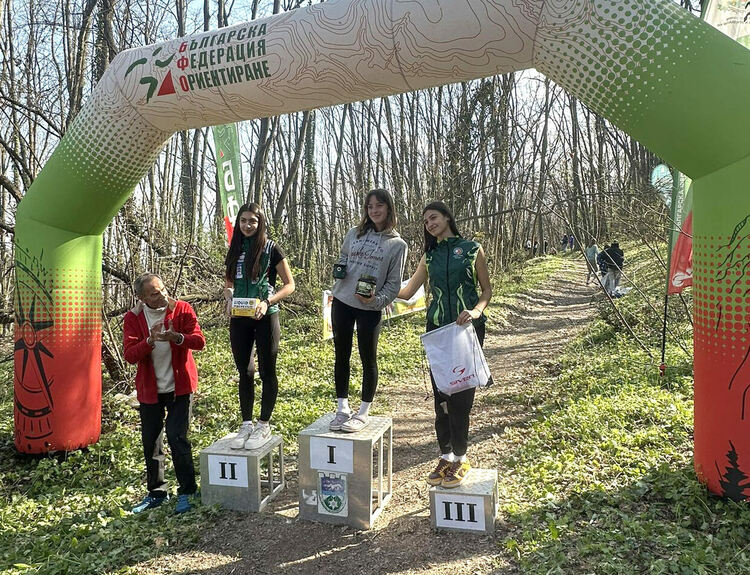 Дияна Янева и Росица Гаргова с бронзови медали от състезание по спортно ориентиране
