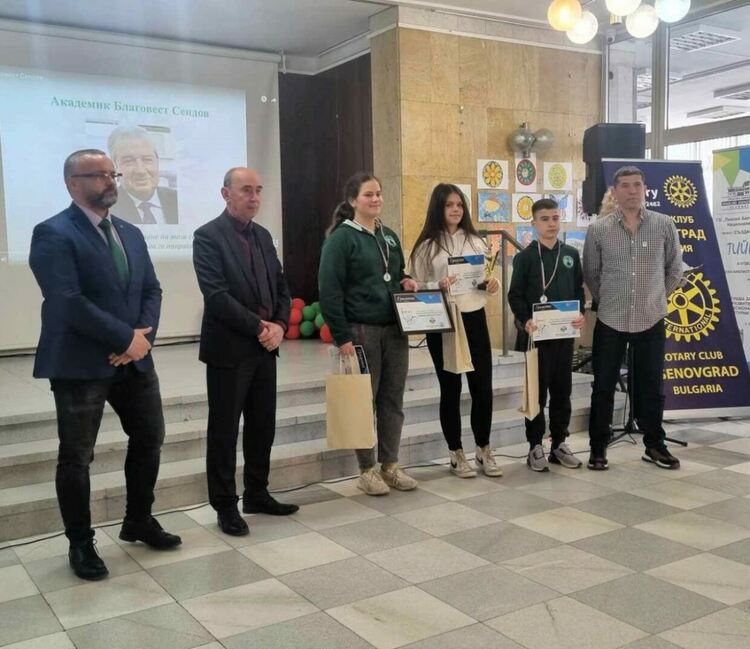 СУ "Свети княз Борис I" победи в математическото състезание