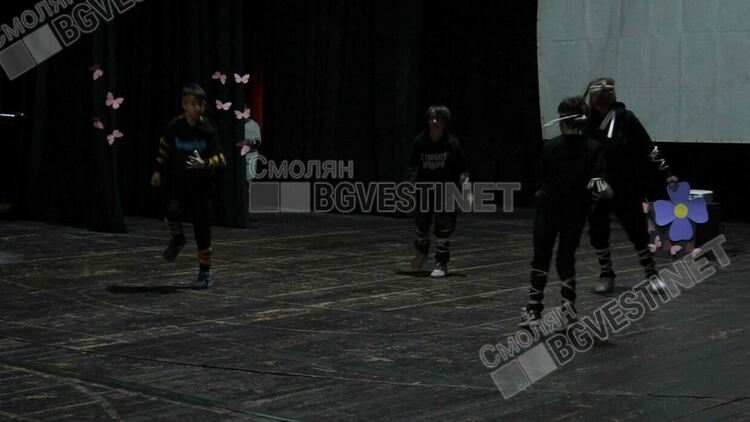 Грандиозен концерт и базар в помощ на "Искам бебе" организира Езиковата гимназия в Смолян /Галерия/