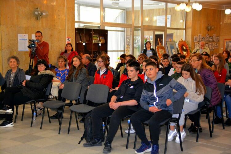 СУ "Свети княз Борис I" победи в математическото състезание