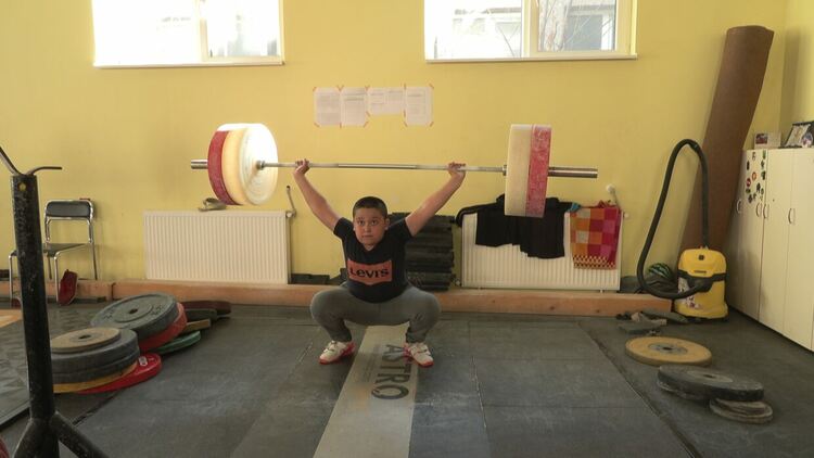 Джанер Али с две титли на шампионата по вдигане на тежести