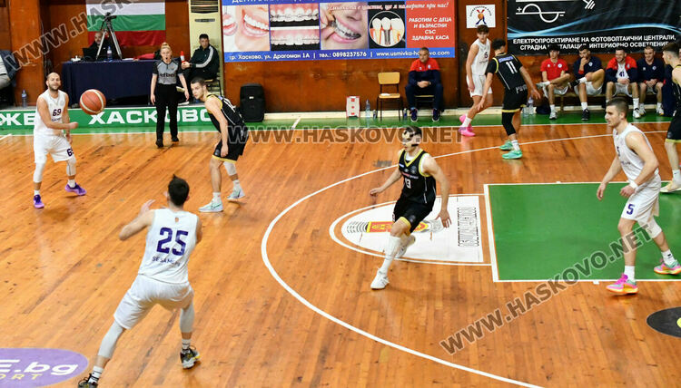 Баскетболният „Хасково“ се справи с „Академик“