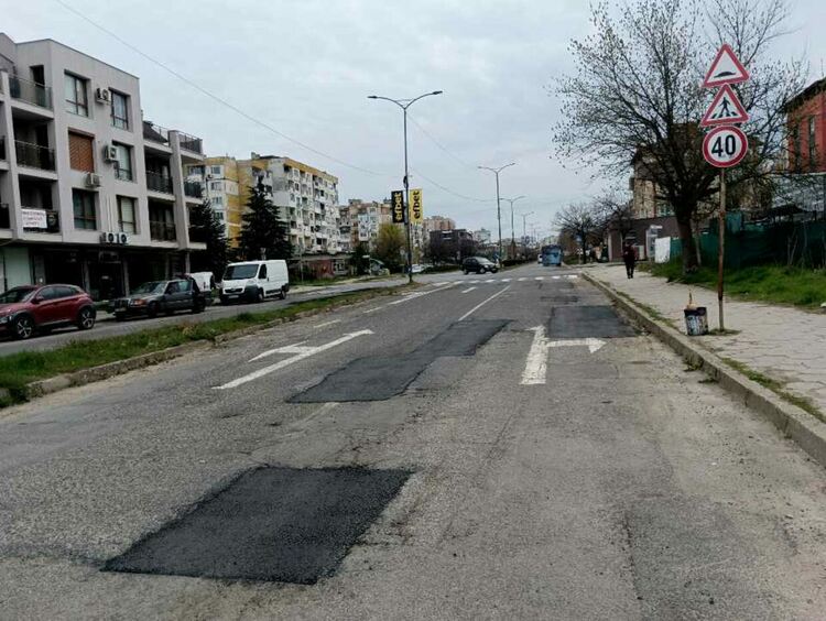 Започна пролетното изкърпване на дупките в Кърджали,началото бе дадено във кв.“Възрожденци“
