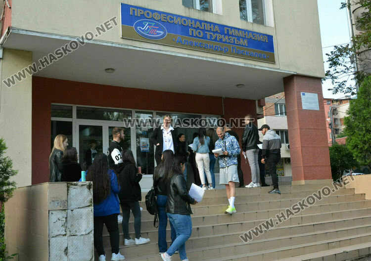 Зрелостниците ще могат да се явят за повишаване на успеха от матурите