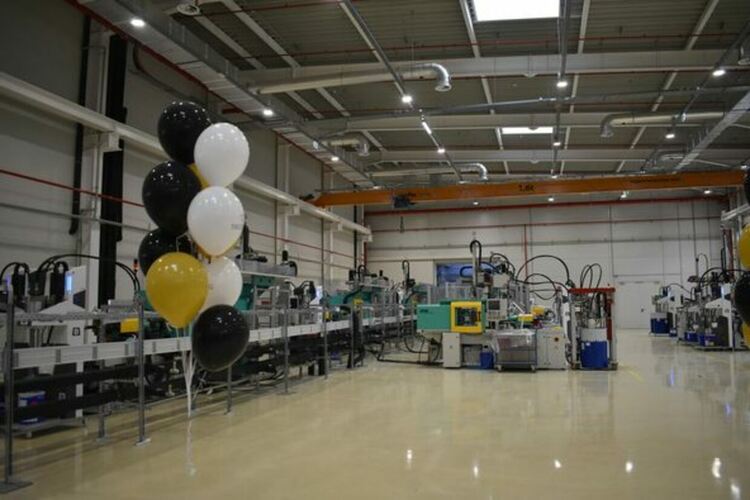 Новите производствени мощности на завода на „Трелеборг Сийлинг Солюшънс България“ в Перник бяха открити днес