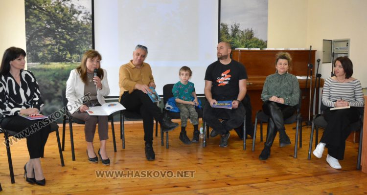 Любими приказни истории големите разказаха на малките в инициативата Маратон на четенето