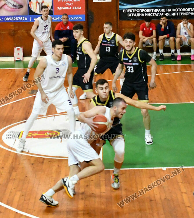 Баскетболният „Хасково“ се справи с „Академик“