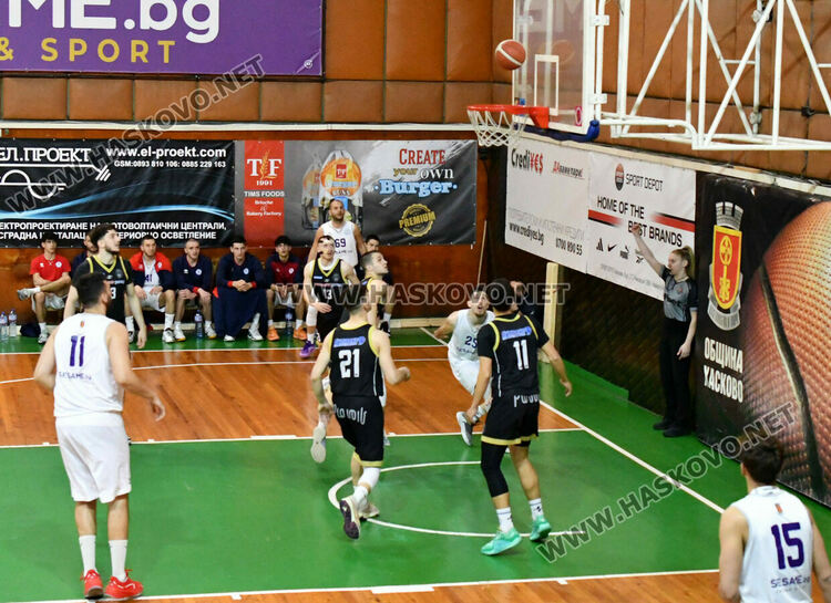 Баскетболният „Хасково“ се справи с „Академик“