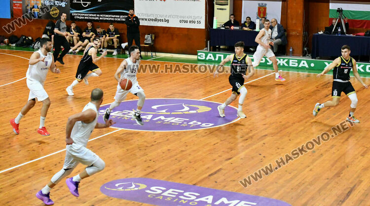 Баскетболният „Хасково“ се справи с „Академик“