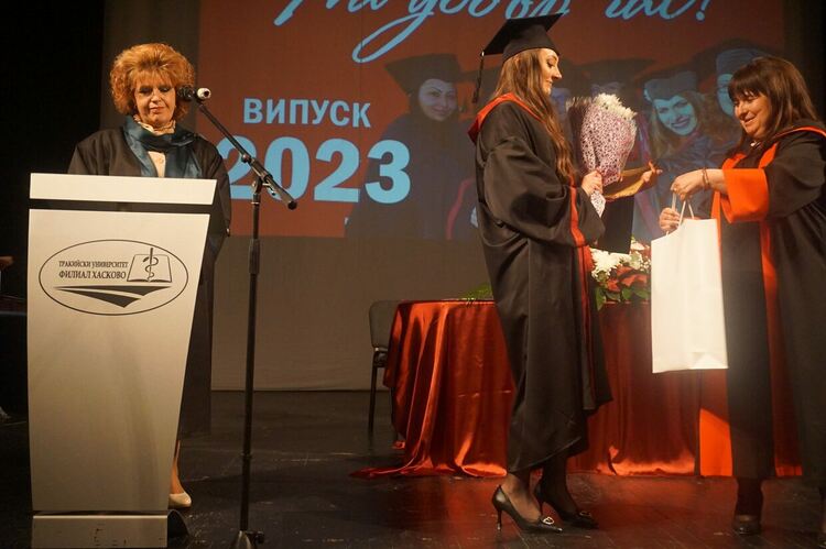 50 абсолвенти от Хасково с диплома за „Медицинска сестра“ и „Акушерка“ 