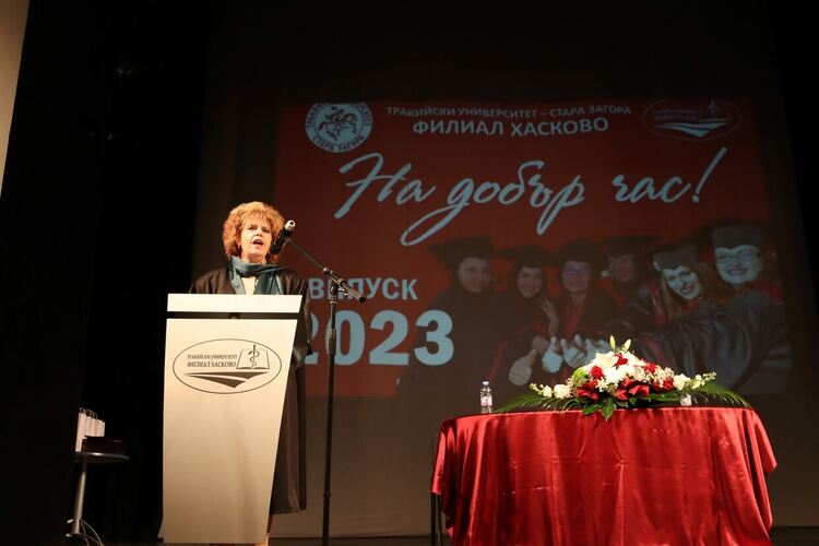 50 абсолвенти от Хасково с диплома за „Медицинска сестра“ и „Акушерка“ 