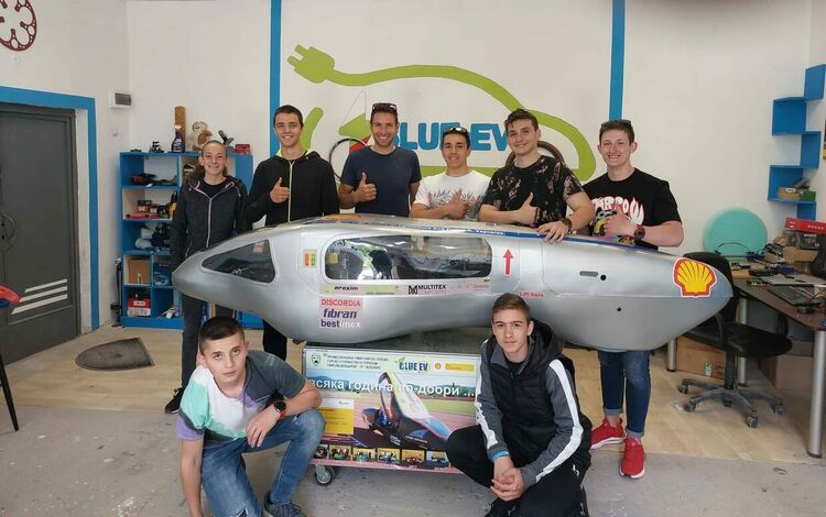 Отборът на ПГ СГСТ Чепеларе - единственото от България, което участва в Shell Eco-marathon 