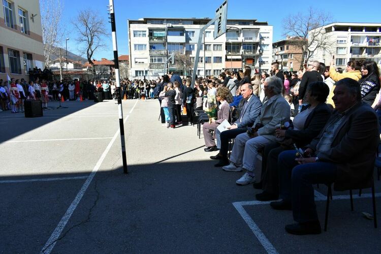 ОУ "Петко Каравелов" в Асеновград на 113 години 