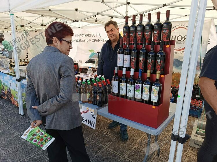 Изложение на български фермерски продукти започна в Кърджали