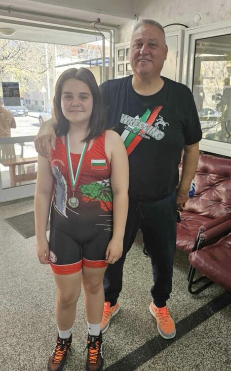 Шукран Мехмед спечели сребърен медал на Държавното първенство по борба за момичета