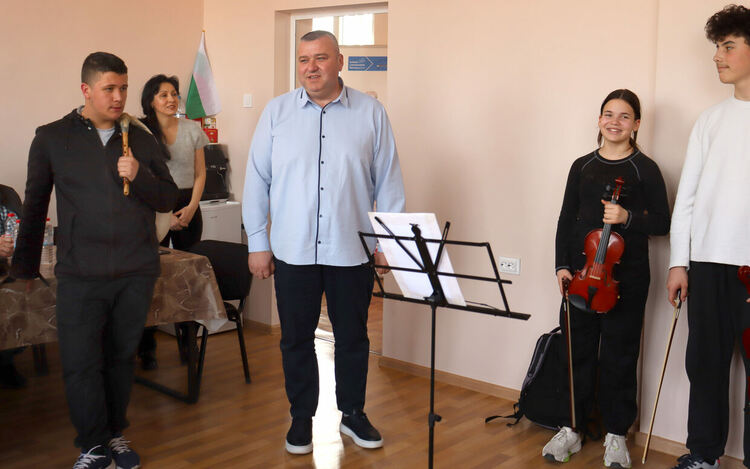 „Музикален калейдоскоп“ представи новооткрити музикални таланти от община Хасково 
