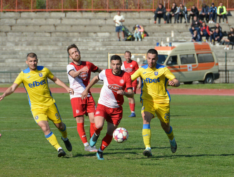 „Саяна Хасково“ с лесно гостуване, „Димитровград" приема лидера