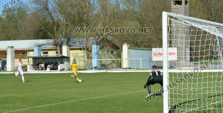 “Димитровград” направи равен с “Несебър” и завърза интригата 