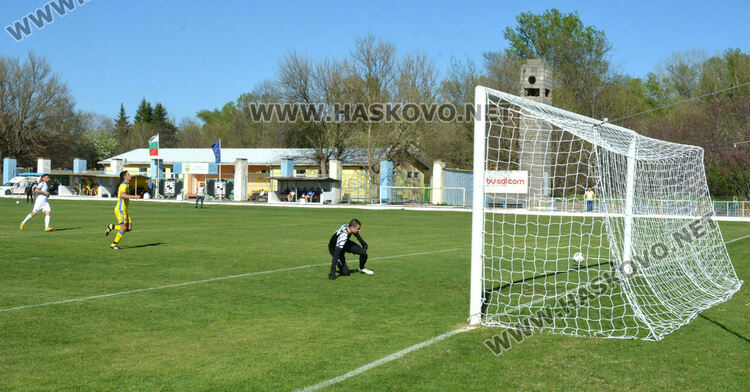 “Димитровград” направи равен с “Несебър” и завърза интригата 