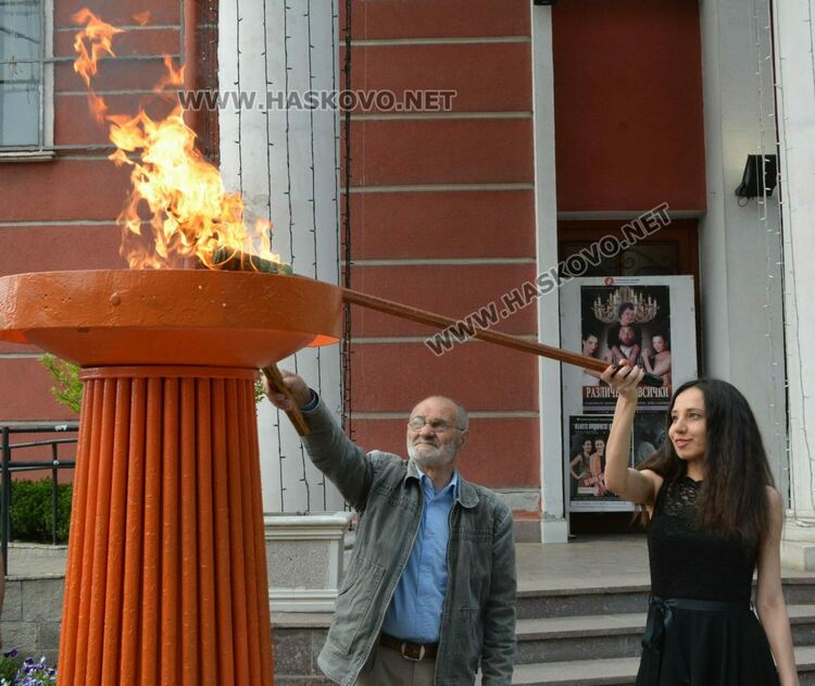 архив 2022 г., Носителите на големите награди през годините-лауреатът за проза от 1975 г. Кънчо Атанасов и Виолета Кунева, с награда от 2020 г. за поезия