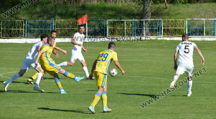 “Димитровград” направи равен с “Несебър” и завърза интригата 