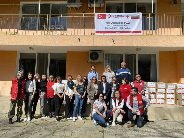 Турският червен полумесец и Българският червен кръст си сътрудничат в Кърджали