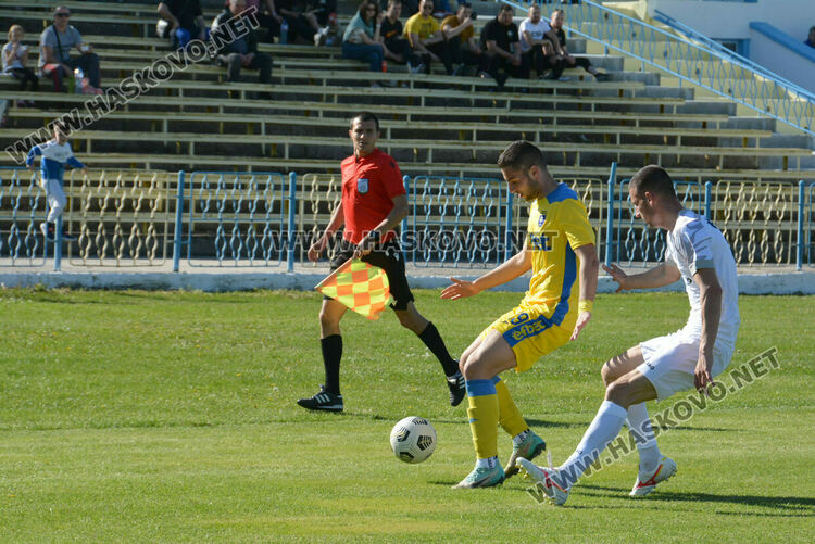 “Димитровград” направи равен с “Несебър” и завърза интригата 