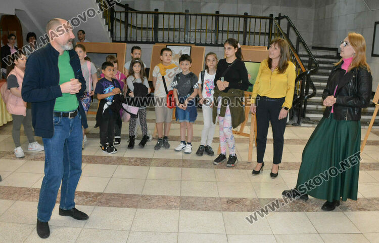 Фотоси на пернатия свят от региона на Хасково украсиха фоайето на Областна администрация