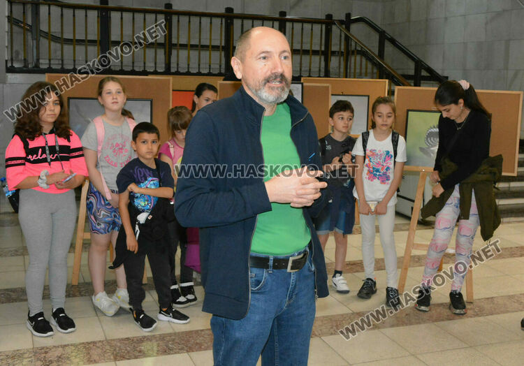 Фотоси на пернатия свят от региона на Хасково украсиха фоайето на Областна администрация