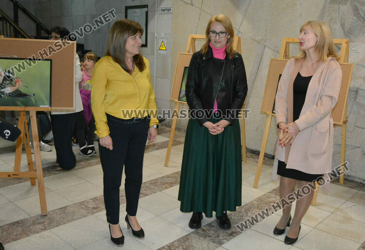 Фотоси на пернатия свят от региона на Хасково украсиха фоайето на Областна администрация