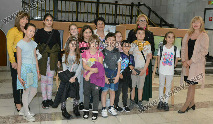 Фотоси на пернатия свят от региона на Хасково украсиха фоайето на Областна администрация