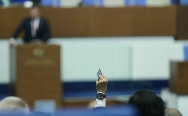 НС реши: Служебният премиер няма да излиза в неплатен отпуск, правомощията му ще бъдат прекъснати