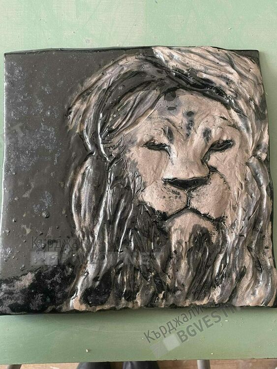 Талантливата Мелда Халил вдъхва живот на хеви метъл герои в своите картини,вдъхновява се от тежката музика