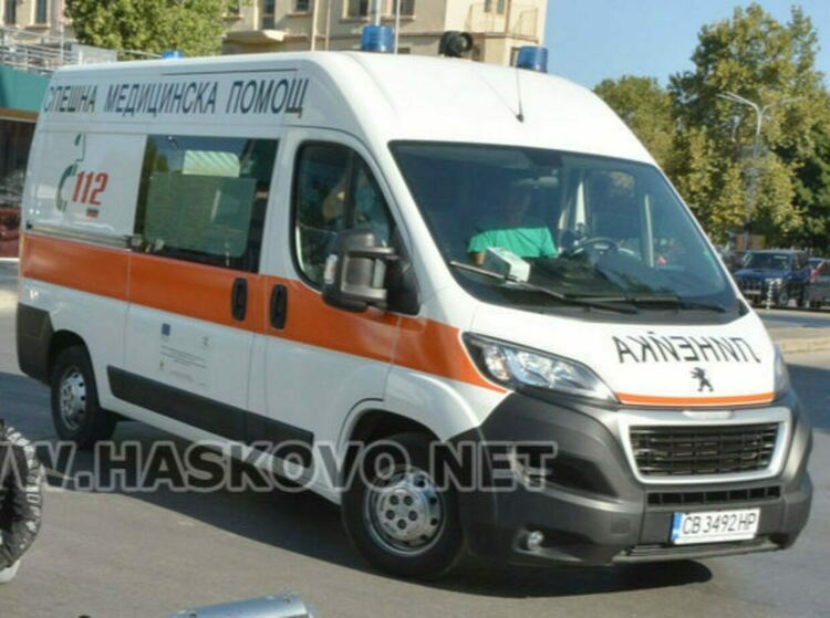 Моторист пострада при удар в автобус