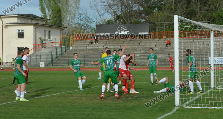 Силно второ полувреме донесе нова победа за „Саяна Хасково“