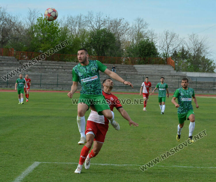 Силно второ полувреме донесе нова победа за „Саяна Хасково“