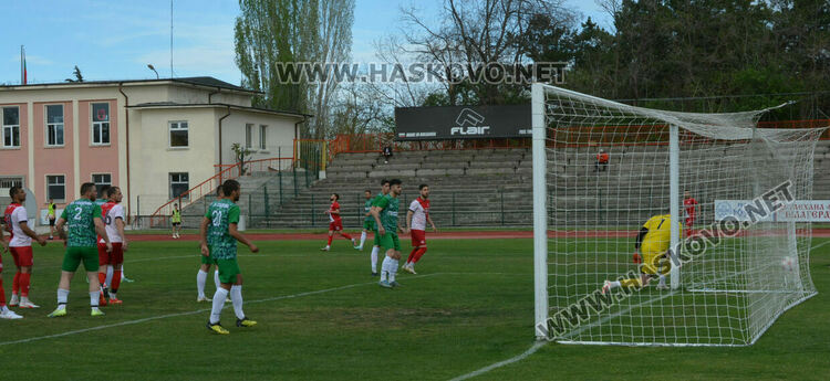 Силно второ полувреме донесе нова победа за „Саяна Хасково“
