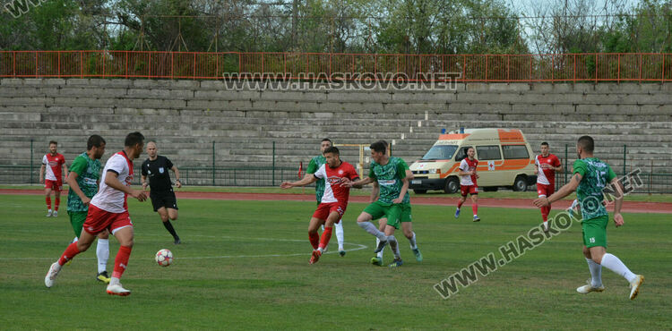 Силно второ полувреме донесе нова победа за „Саяна Хасково“