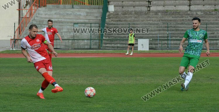 Силно второ полувреме донесе нова победа за „Саяна Хасково“