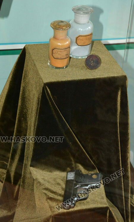 Показват за първи път вещи на Ари и Асен Златаров в подновената експозиция на Кирково училище