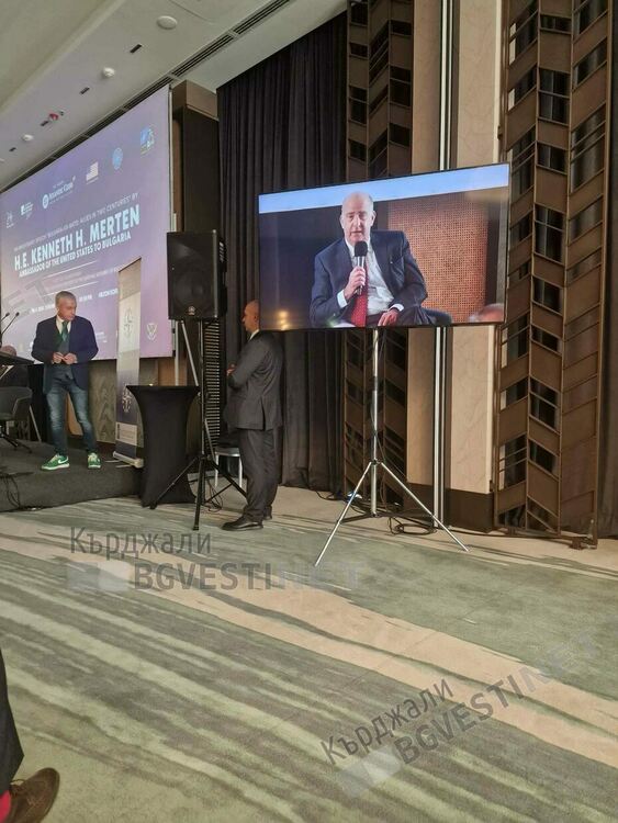 Н.Пр.Кенет Мертен с лекция пред Атлантическия клуб,Кърджали бе представен от Недко Тодоров